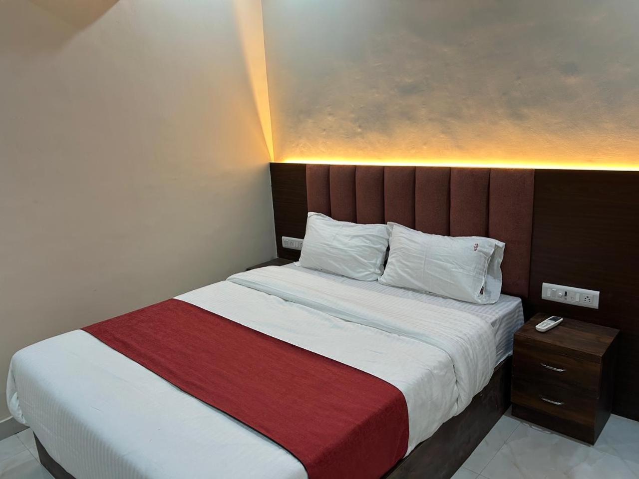 Fabhotel Surya Grand * Bombay