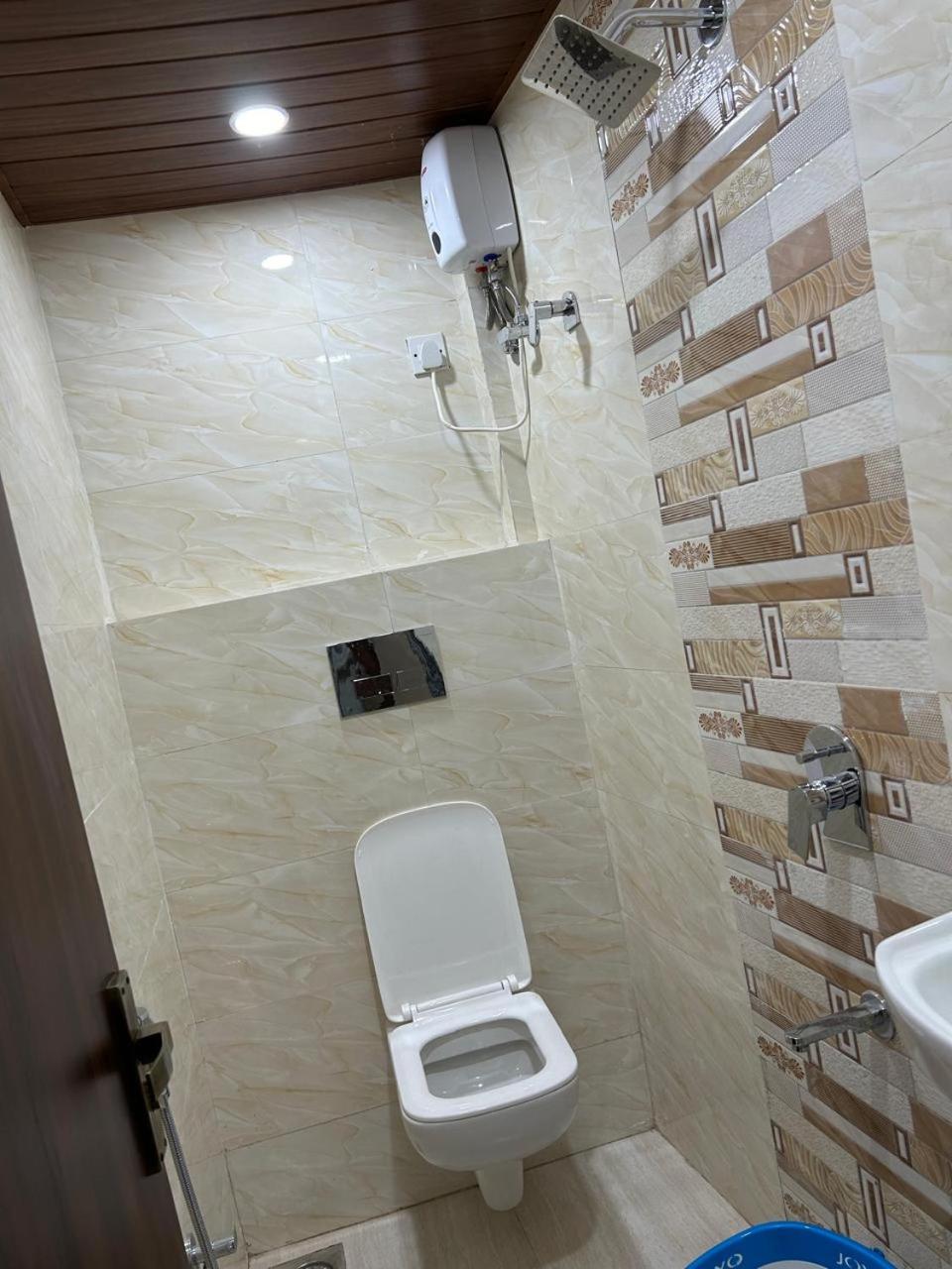 Pensión Fabhotel Surya Grand