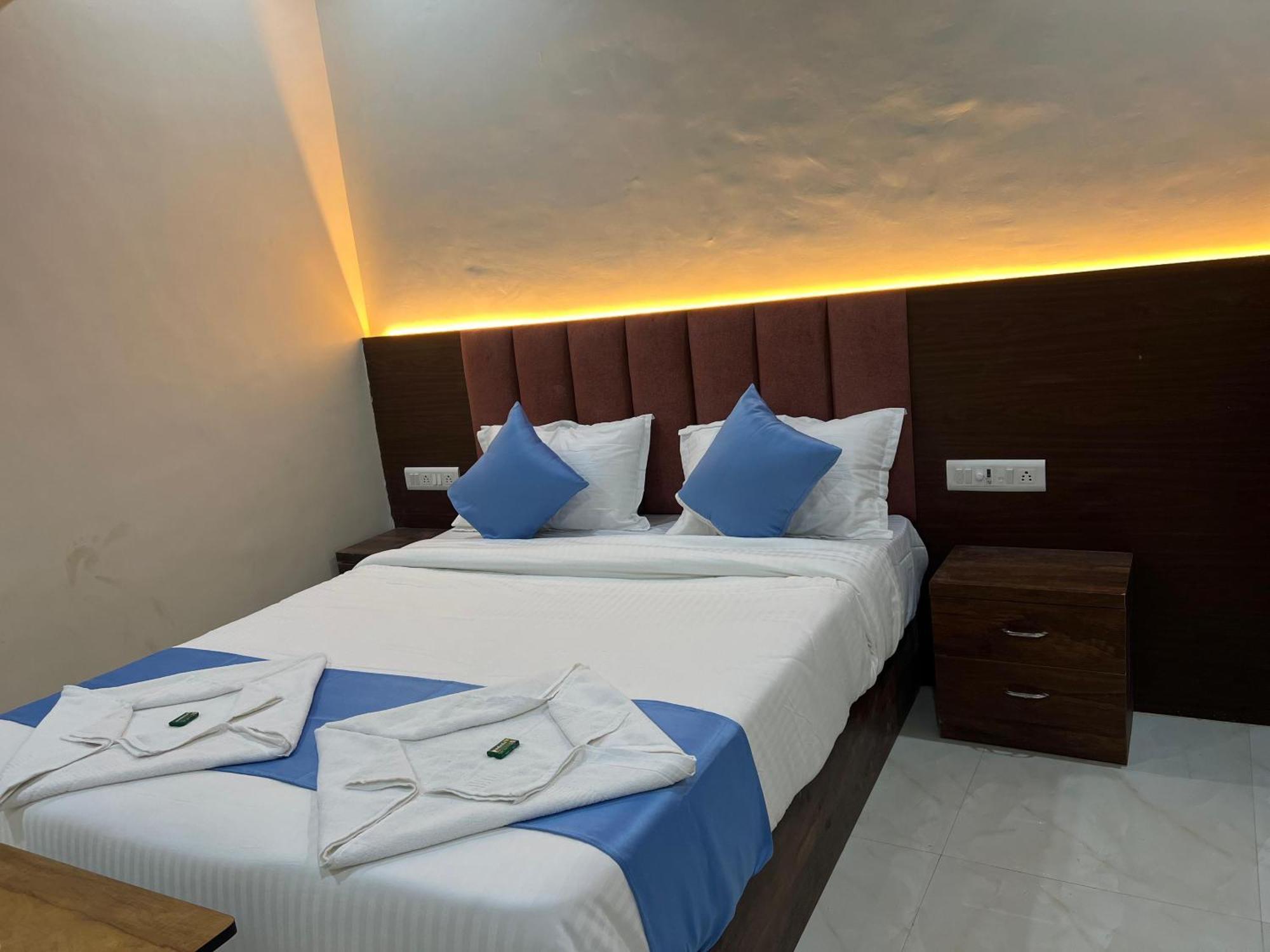 Fabhotel Surya Grand Bombay