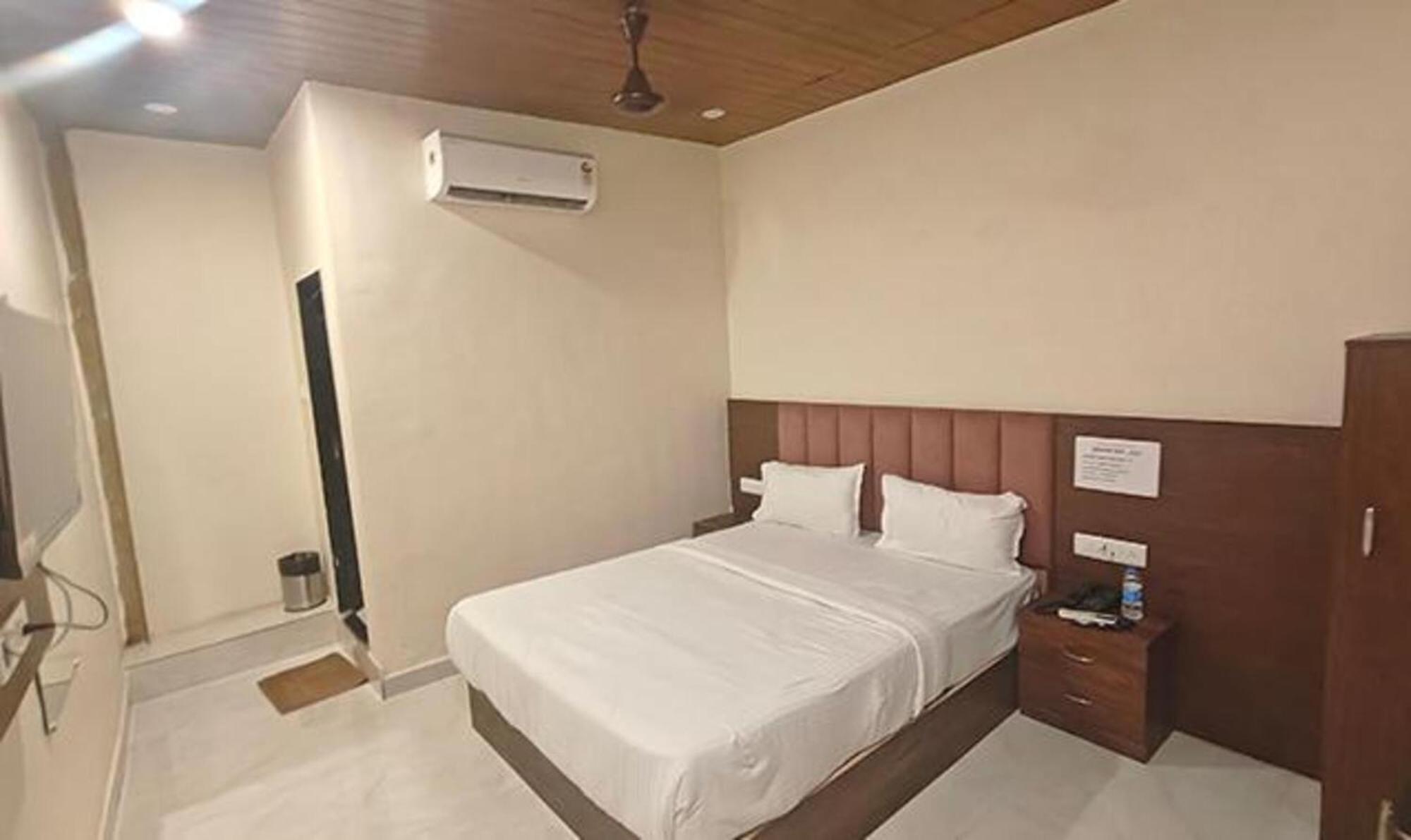 Fabhotel Surya Grand Pensión *