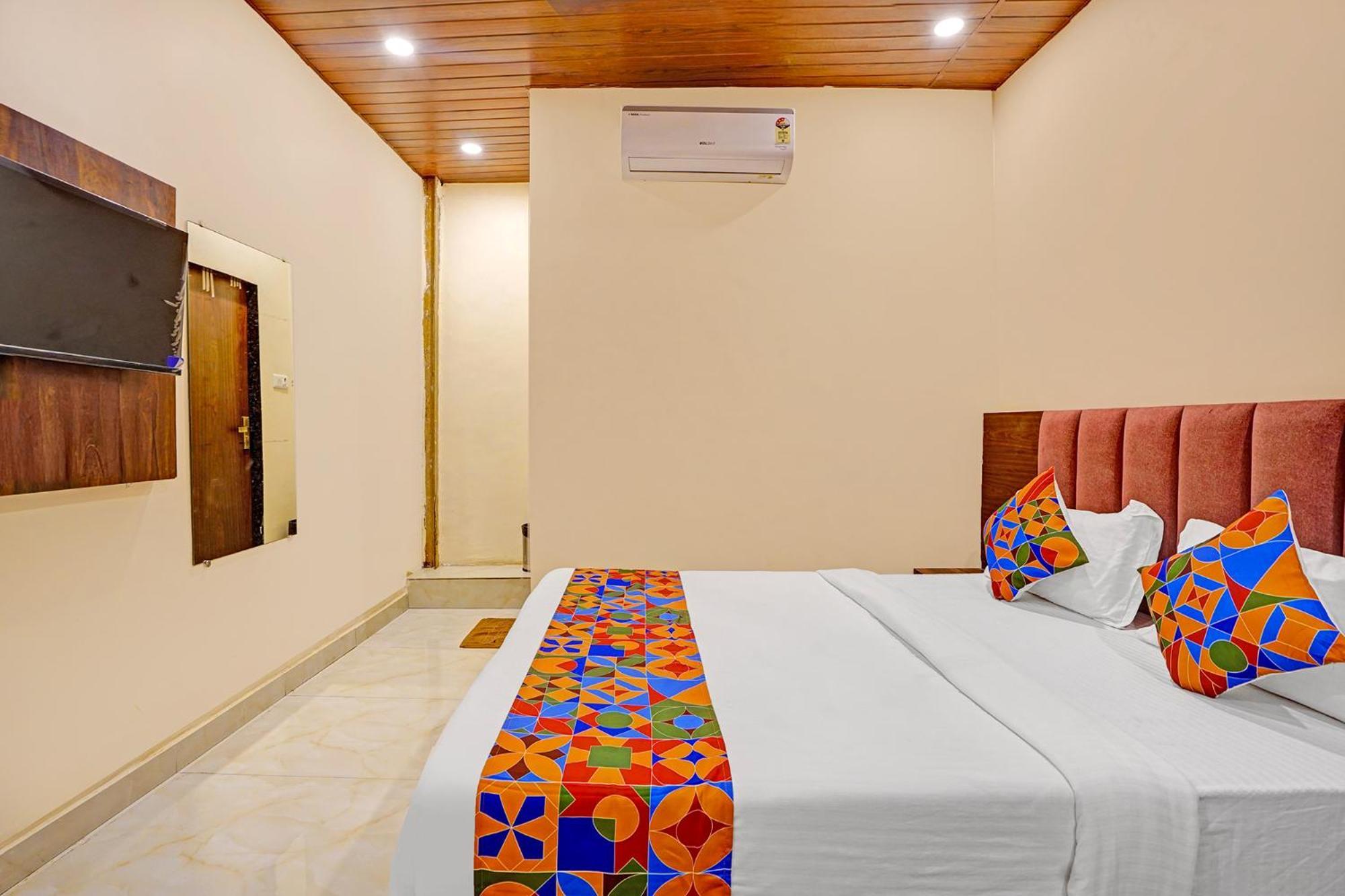 Pensión Fabhotel Surya Grand